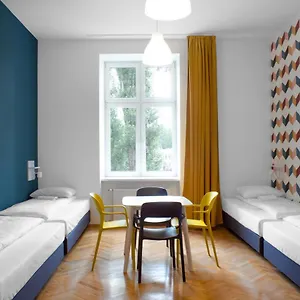 https://hostel-atlantis.krakowhotelspoland.com